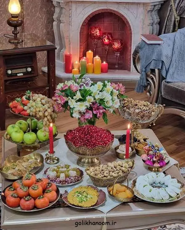 هندوانه برش خورده به شکل گل برای سفره شب یلدا