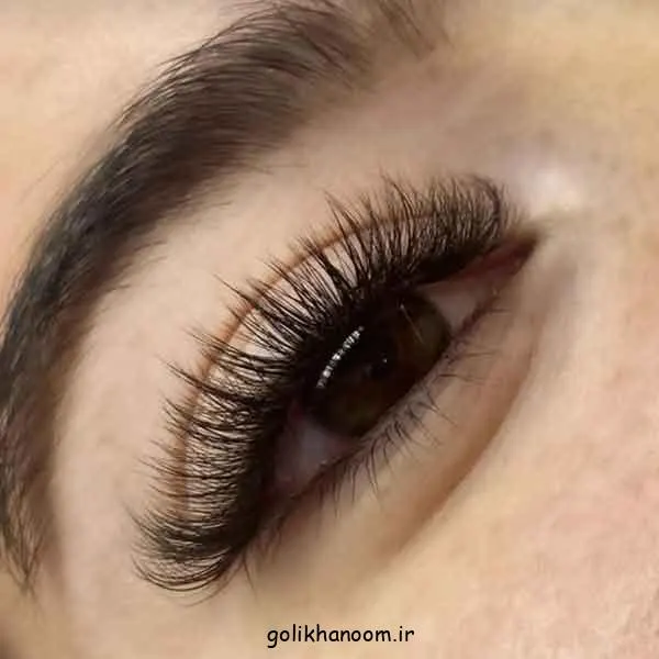 تصویر مرتبط با مدل مژه کلاسیک؛ راهنمای کامل انواع سبک‌ها و تکنیک‌ها