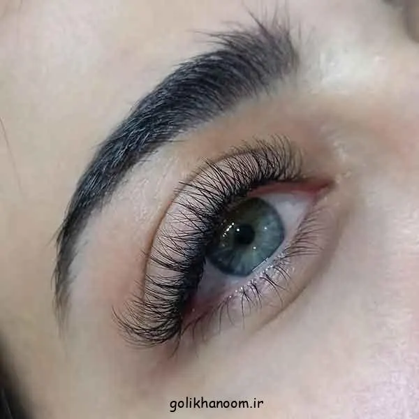 تصویر مرتبط با مدل مژه کلاسیک؛ راهنمای کامل انواع سبک‌ها و تکنیک‌ها