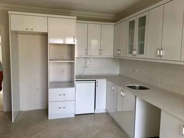 تصویر مرتبط با ۵۵ مدل کابینت جدید و کاربردی برای آشپزخانه کوچک با طراحی بهینه