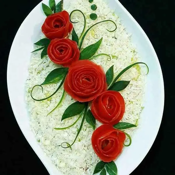 تصویر مرتبط با ایده‌های متنوع و ساده برای تزیین سالاد الویه در مدرسه