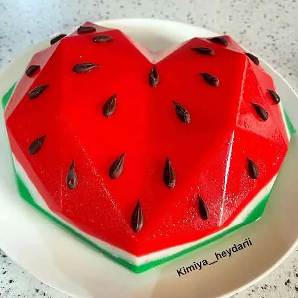 تصویر مرتبط با ایدههای خلاقانه و کمهزینه برای تزیین ژله شب یلدا با رنگهای زیبا