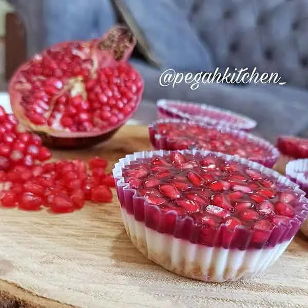 تصویر مرتبط با ایدههای خلاقانه و کمهزینه برای تزیین ژله شب یلدا با رنگهای زیبا