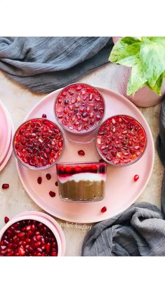 تصویر مرتبط با ایدههای خلاقانه و کمهزینه برای تزیین ژله شب یلدا با رنگهای زیبا