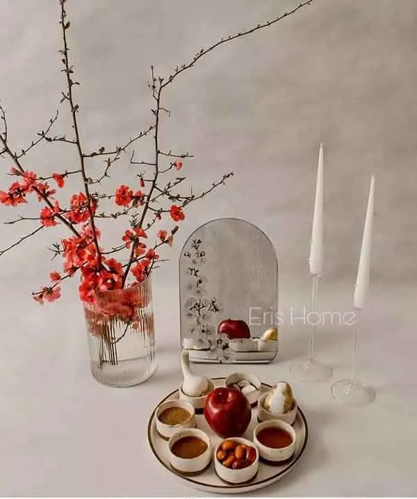 سفره هفت سین با ظروف چوبی و سفالی