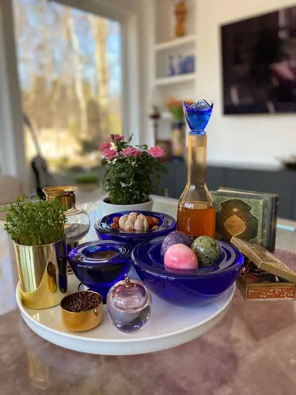 تصویر مرتبط با ۵۳ ایده جذاب برای چیدمان سفره هفت سین با طرحهای متنوع و خاص