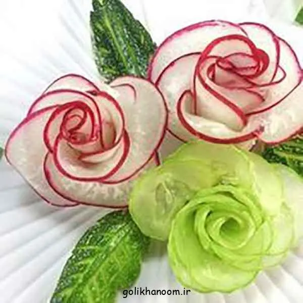 تصویر مرتبط با ایده‌های خلاقانه برای تزیین خیار در سالاد با برش‌های جذاب و ساده