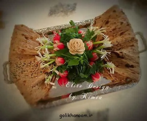 تصویر مرتبط با ایده‌های جذاب تزیین نان و پنیر برای سفره عقد با گل و سبزیجات