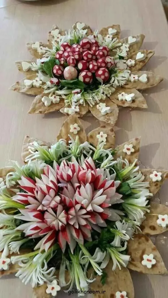 تصویر مرتبط با ایده‌های جذاب تزیین نان و پنیر برای سفره عقد با گل و سبزیجات