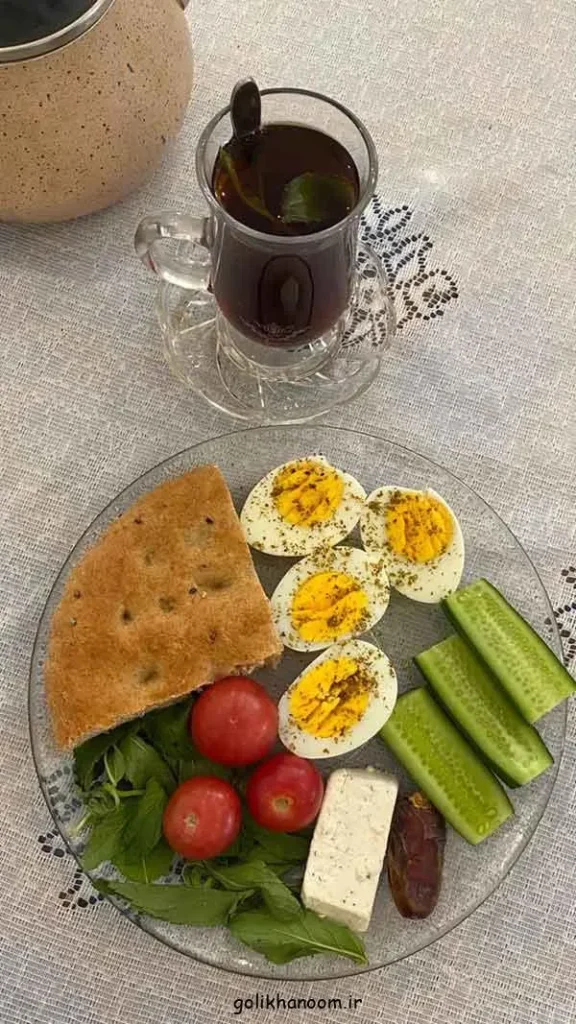 تصویر مرتبط با ایدههای جذاب تزیین صبحانه سلامت با پنیر، خیار و گوجه