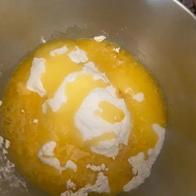 تصویر مرتبط با طرز تهیه رنگینک با آرد گندم؛ دسر سنتی خوش‌طعم و مجلسی ایرانی