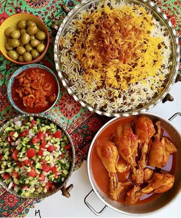 تصویر مرتبط با ایده‌های جذاب تزیین عدس پلو نذری با خرما، زرشک و گوشت چرخ‌کرده