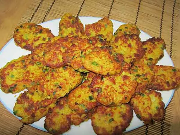تصویر مرتبط با ایده‌های جذاب تزیین کوکو سیب زمینی برای شام‌های سبک و خوشمزه
