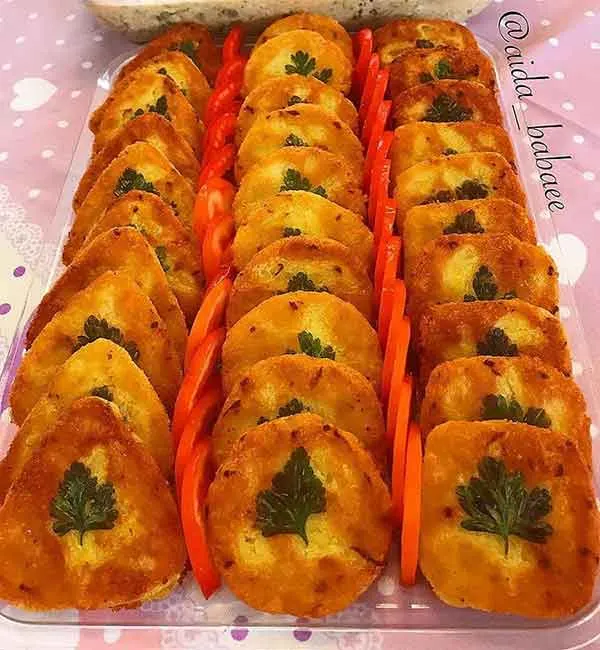 تصویر مرتبط با ایده‌های جذاب تزیین کوکو سیب زمینی برای شام‌های سبک و خوشمزه