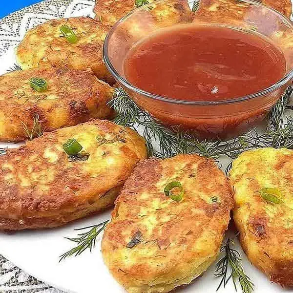 تصویر مرتبط با ایده‌های جذاب تزیین کوکو سیب زمینی برای شام‌های سبک و خوشمزه