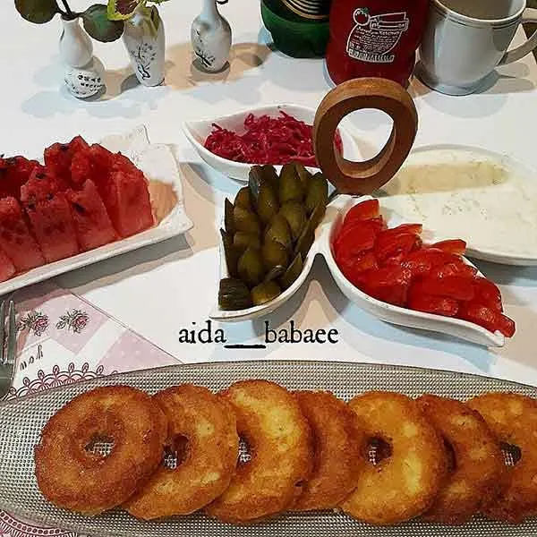 تصویر مرتبط با ایده‌های جذاب تزیین کوکو سیب زمینی برای شام‌های سبک و خوشمزه