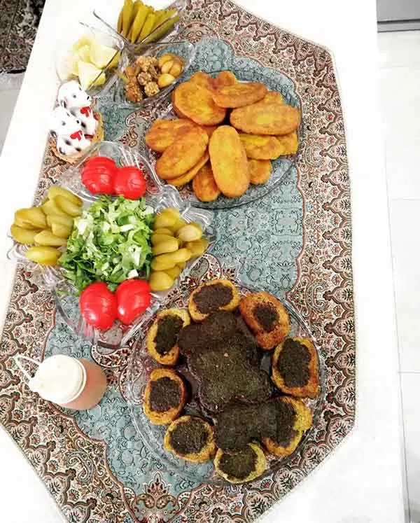 تصویر مرتبط با ایدههای متنوع و جذاب تزیین کوکو سبزی برای مجالس و دورهمیها