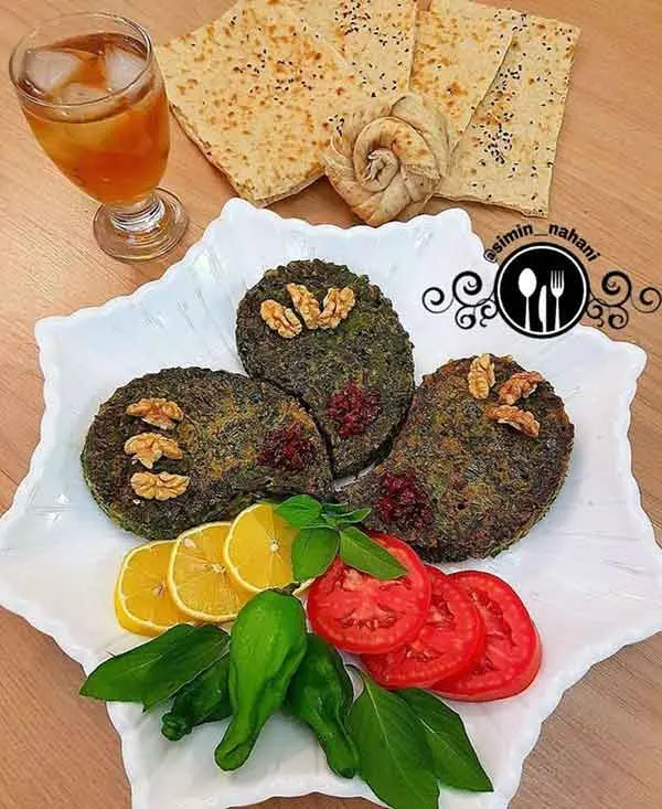 تصویر مرتبط با ایدههای متنوع و جذاب تزیین کوکو سبزی برای مجالس و دورهمیها