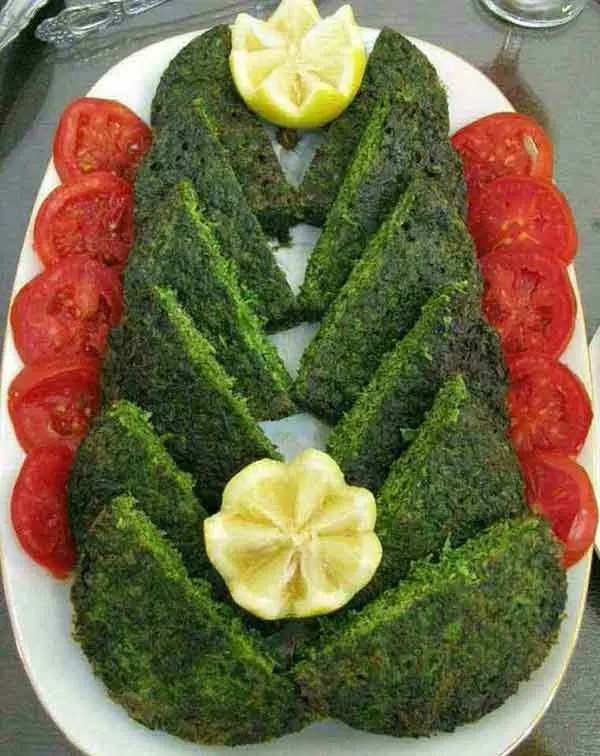 تصویر مرتبط با ایدههای متنوع و جذاب تزیین کوکو سبزی برای مجالس و دورهمیها
