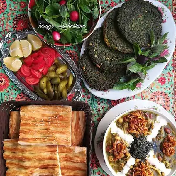 تصویر مرتبط با ایدههای متنوع و جذاب تزیین کوکو سبزی برای مجالس و دورهمیها