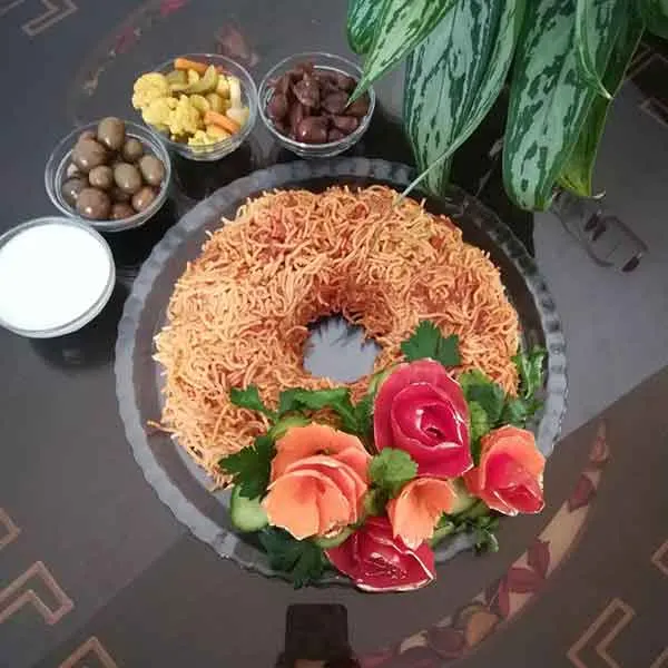تصویر مرتبط با ایدههای جذاب تزیین ماکارونی به شکل قالبی و ساده