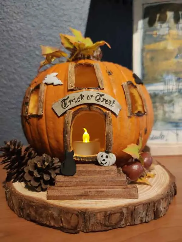 تصویر مرتبط با ایده‌های خلاقانه و کم‌هزینه برای تزیین کدو حلوایی شب یلدا