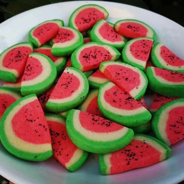 کوکی هندوانه‌ای؛ شیرینی بامزه برای میز یلدا