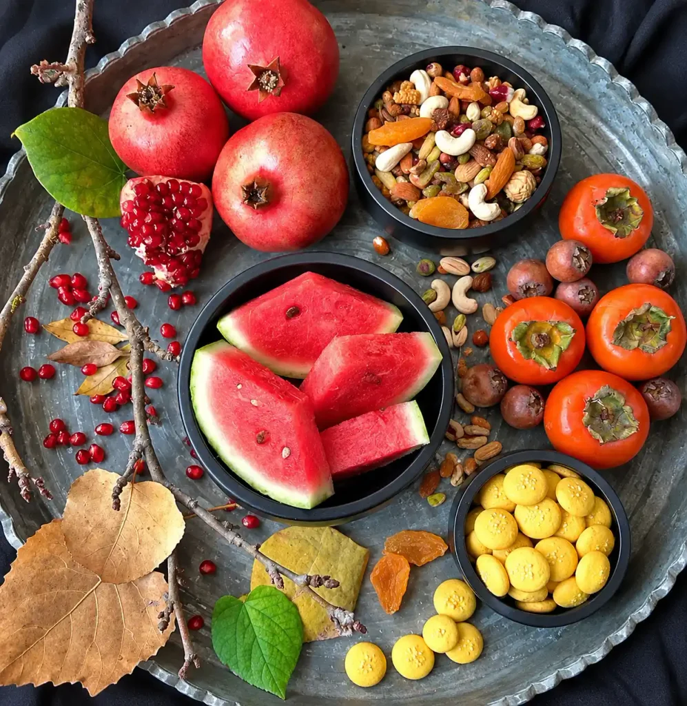 استفاده از سینی برای نظم دادن به خوراکی‌ها
