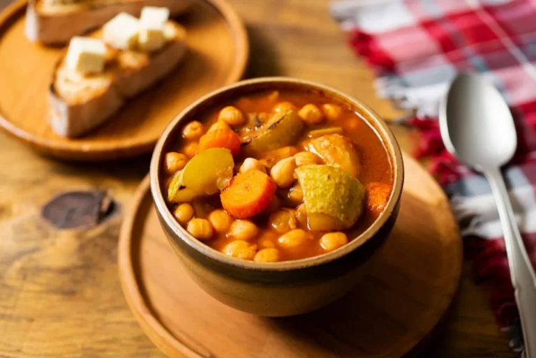 طرز تهیه آبگوشت گیاهی؛ تصویر آبگوشت گیاهی خوشمزه و مقوی بدون گوشت