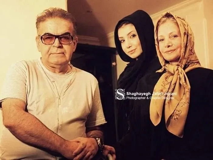 حمید لولایی و همسرش و فرزندش