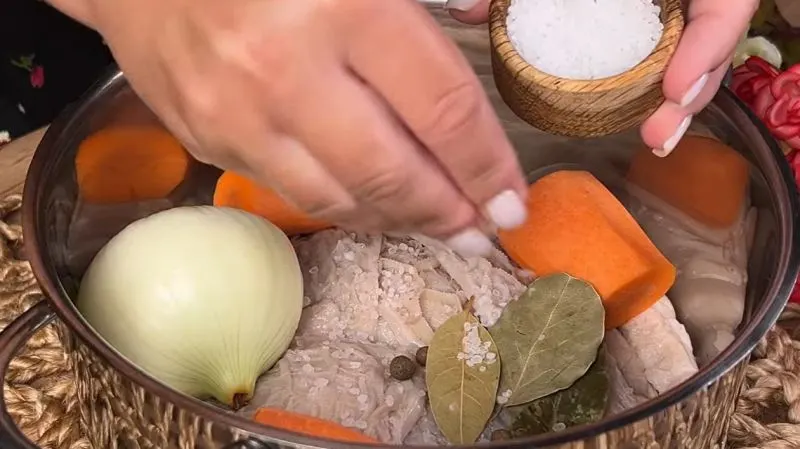 تصویر مرتبط با روش تهیه سیرابی سفید و بدون بو با طعمی متفاوت و نرم