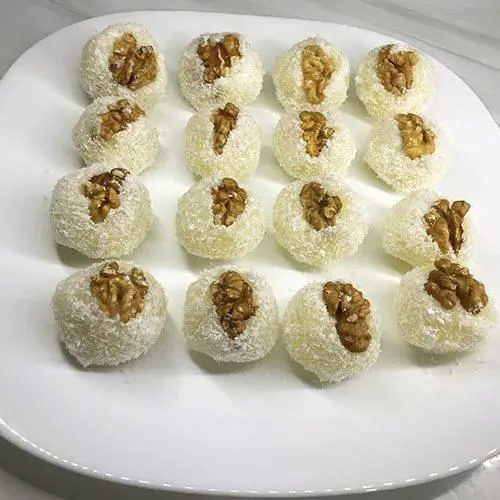 باسلوق در ظرف مناسب برای سرو
