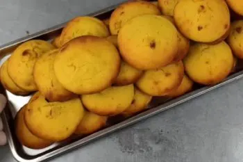کلوچه کشمشی نرم و پنبه ای بدون همزن برقی