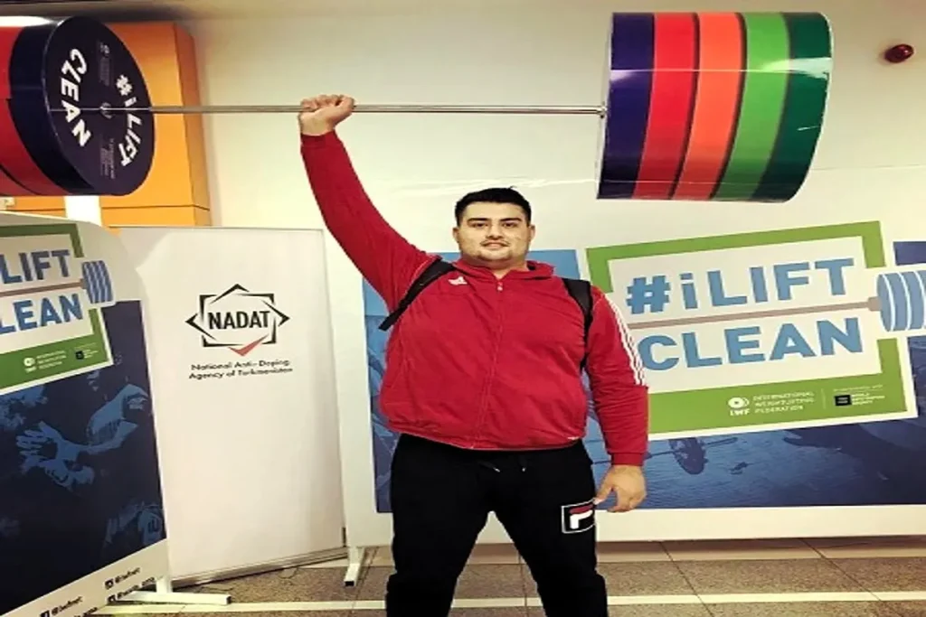 تصویر مرتبط با زندگی و افتخارات علی داودی، وزنه‌بردار تاریخ‌ساز ایران