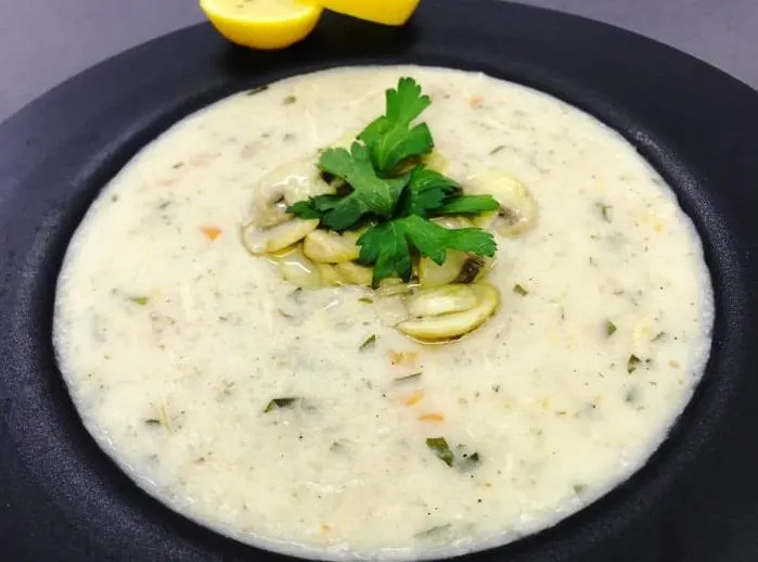 تصویر مرتبط با طرز تهیه سوپ شیر غلیظ و مقوی با مرغ و قارچ