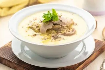 طرز تهیه سوپ شیر؛ مواد لازم شامل شیر، جو پرک، مرغ، قارچ، هویج و پیاز