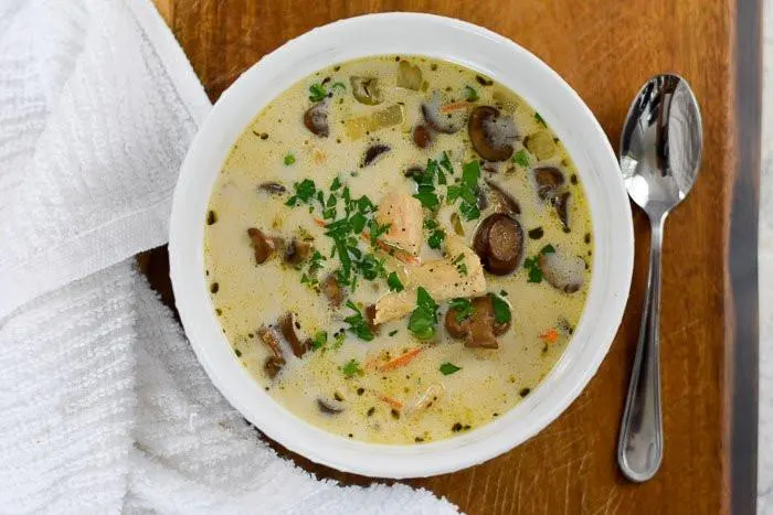 تصویر مرتبط با طرز تهیه سوپ شیر غلیظ و مقوی با مرغ و قارچ