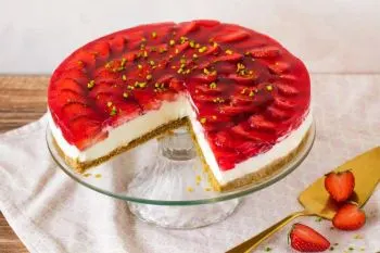 چیزکیک بدون پخت با بیسکویت ساقه طلایی؛ دسر خوشمزه و مجلسی بدون فر