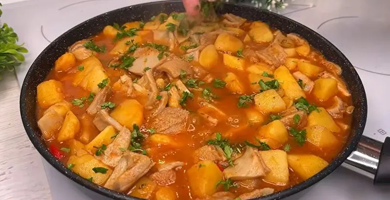 خوراک سیرابی سفید رستورانی با سیبزمینی و ادویههای معطر