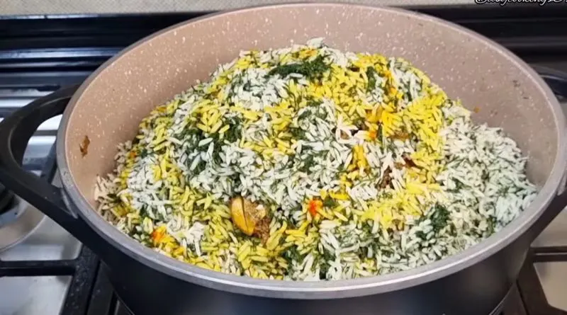 تصویر مرتبط با دستور تهیه قارچ پلو مجلسی با طعمی بینظیر و عطر دلانگیز