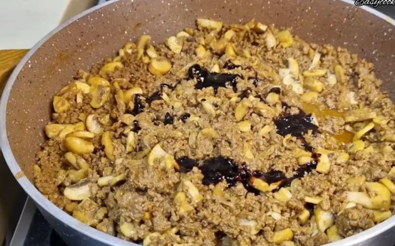تصویر مرتبط با دستور تهیه قارچ پلو مجلسی با طعمی بینظیر و عطر دلانگیز