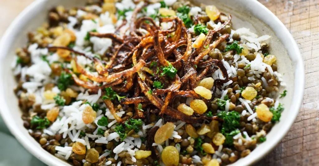 تصویر مرتبط با روش تهیه دمپخت عدس؛ غذایی ساده و خوشعطر برای یک وعده دلچسب