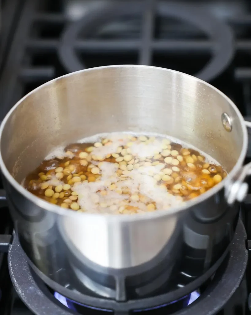 تصویر مرتبط با روش تهیه دمپخت عدس؛ غذایی ساده و خوشعطر برای یک وعده دلچسب
