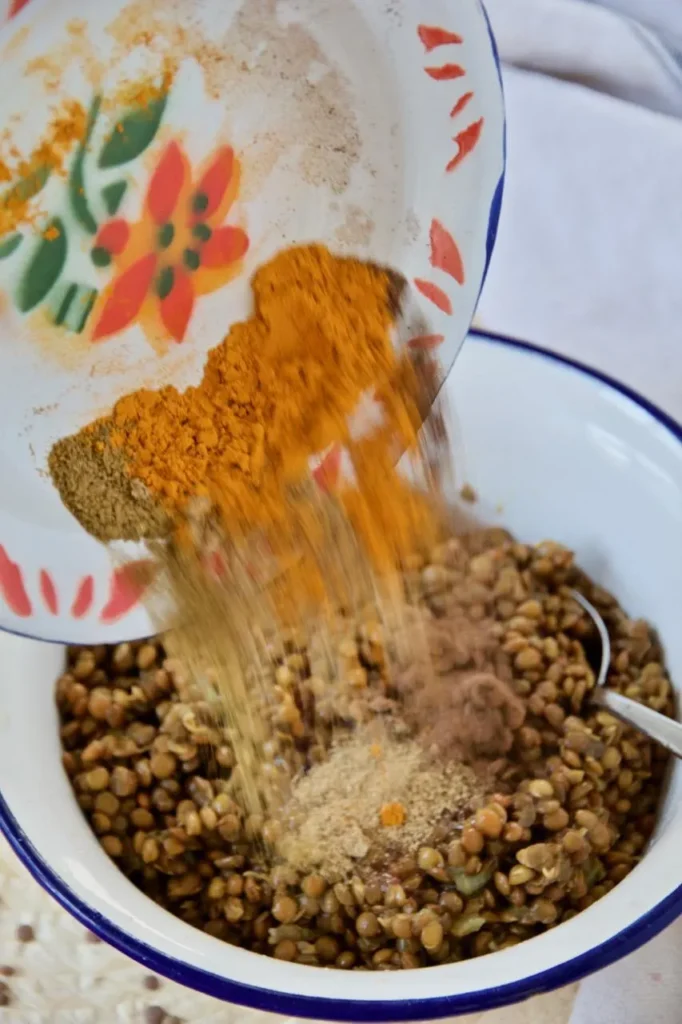 تصویر مرتبط با روش تهیه دمپخت عدس؛ غذایی ساده و خوشعطر برای یک وعده دلچسب