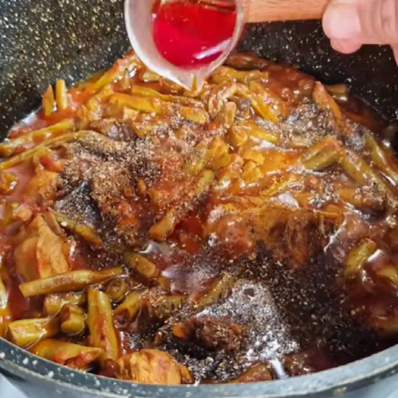 تصویر مرتبط با دستور پخت خورشت لوبیا سبز با مرغ؛ طعمی خوشرنگ و جاافتاده
