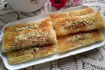 طرز تهیه رشته خشکار؛ رشته خشکار گیلانی شیرینی ترد و معطر شمالی