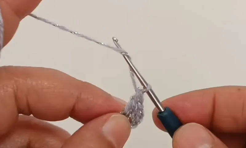 تصویر مرتبط با آموزش بافت کشباف طرح گل برجسته با یک کوک ابتدایی ساده