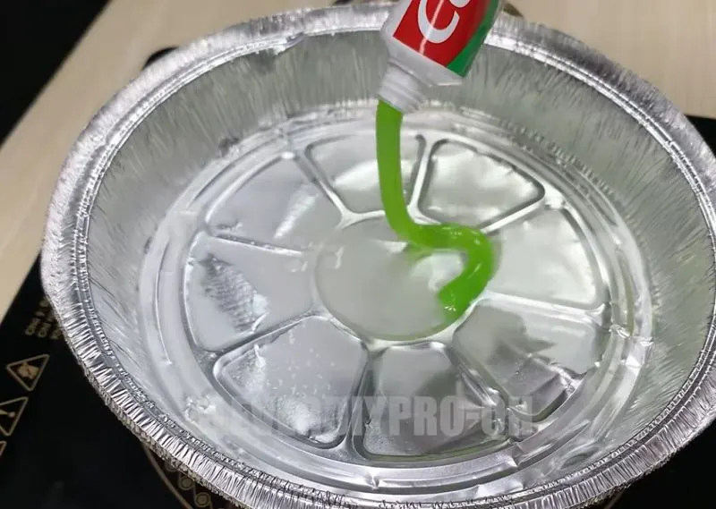 تصویر مرتبط با روش خانگی وازلین برای تمیز کردن و براق کردن کفش چرمی