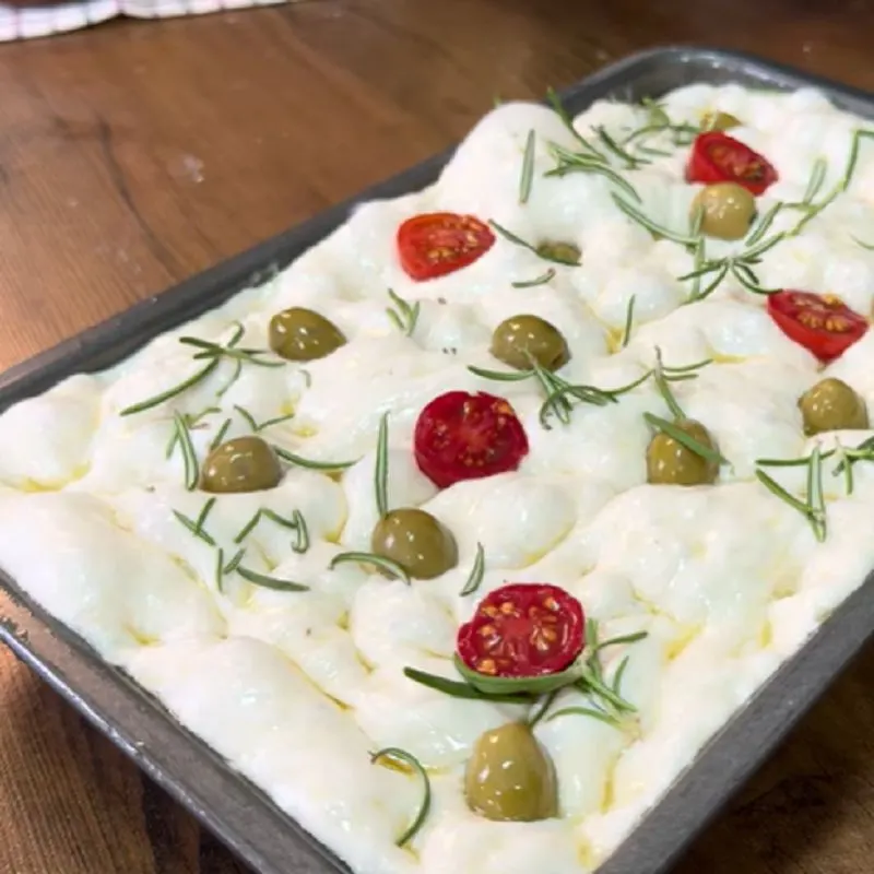 تصویر مرتبط با طرز تهیه نان فوکاچیا با تخمیر سرد و بدون ورز دادن