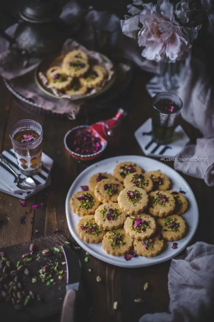 تصویر مرتبط با طرز تهیه کلوچه و نان شیرینی خانگی نرم و خوشعطر با دستور ساده